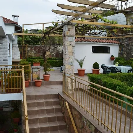 Vila Ss Kekezi Gjirokaster