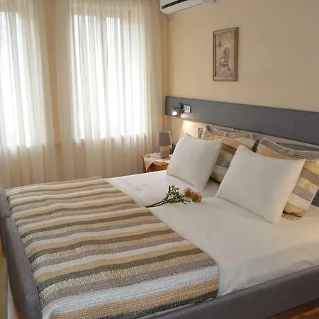 Vila Ss Kekezi *