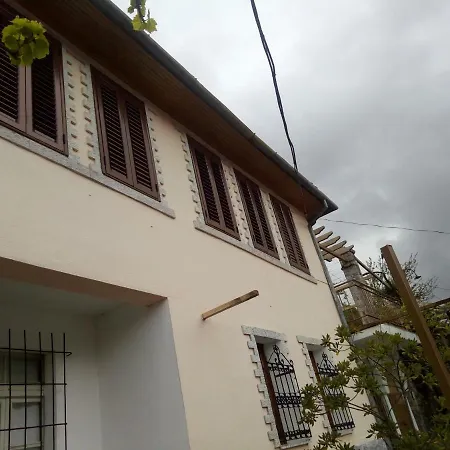 Vila Ss Kekezi Gjirokaster